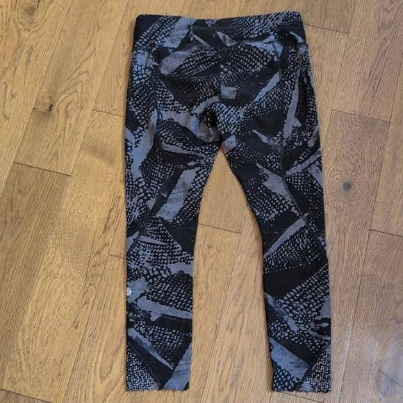 Lululemon Athletica tight stuff tight leggings Reflective Scalloped Edge 10 - Picture 5 of 8
